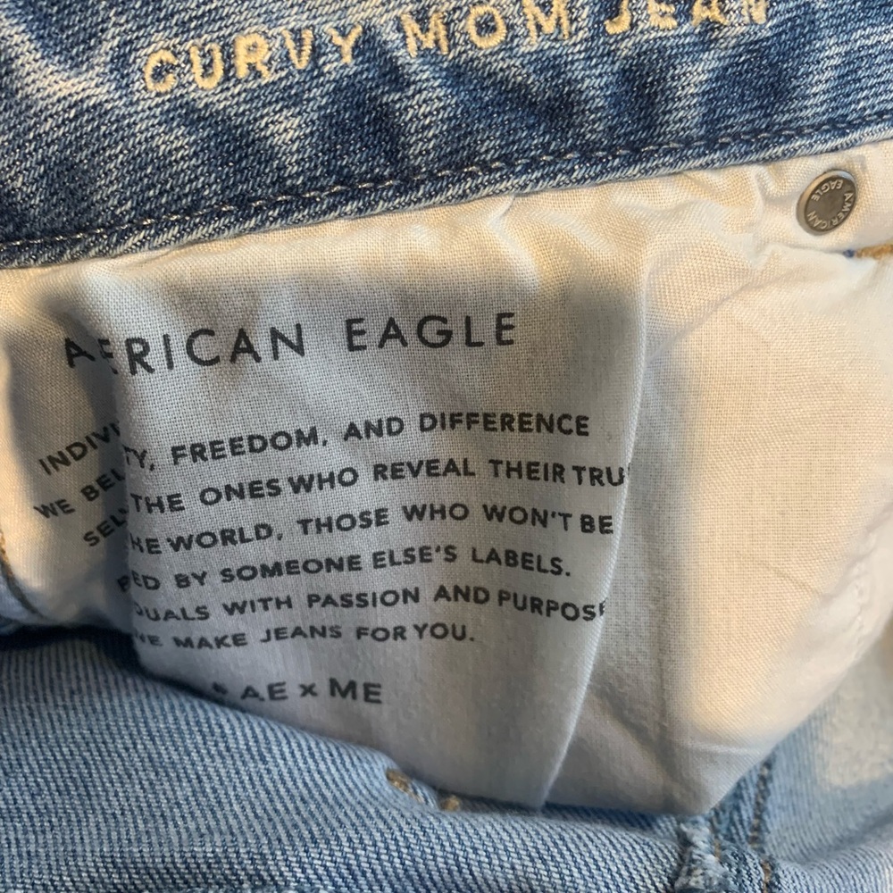 American Eagle Outfitters Stretch Denim Jeans CURVEY MOM JEANS SIZE 12 - Picture 7 of 7